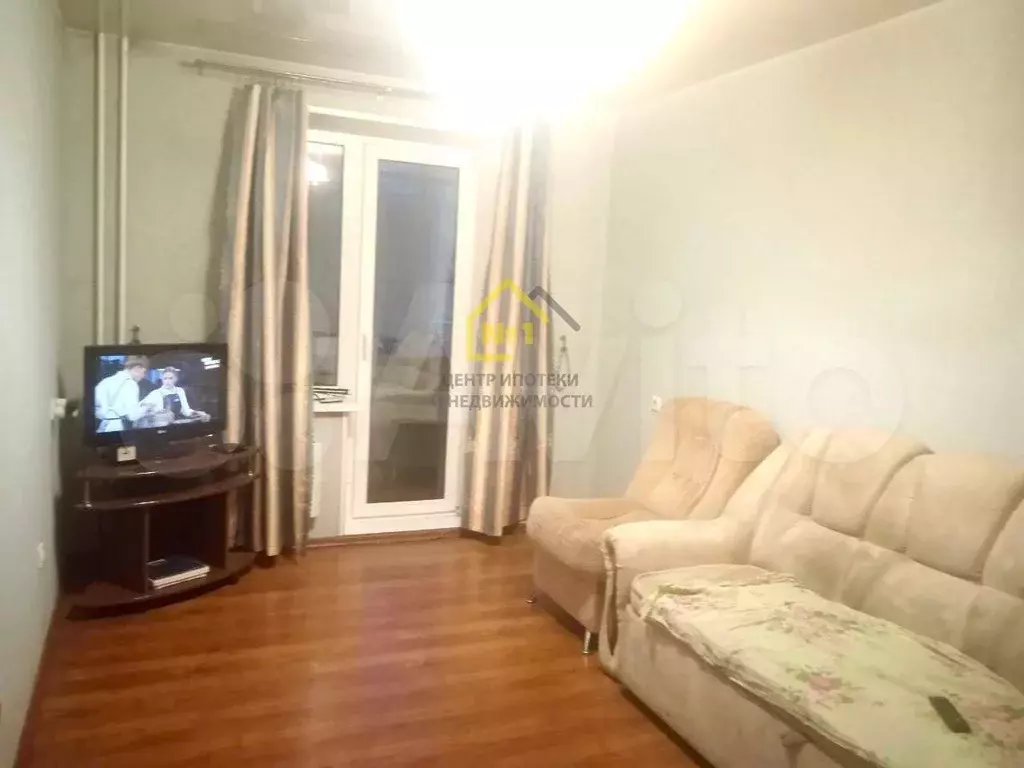 1-к. квартира, 32 м, 1/10 эт. - Фото 0