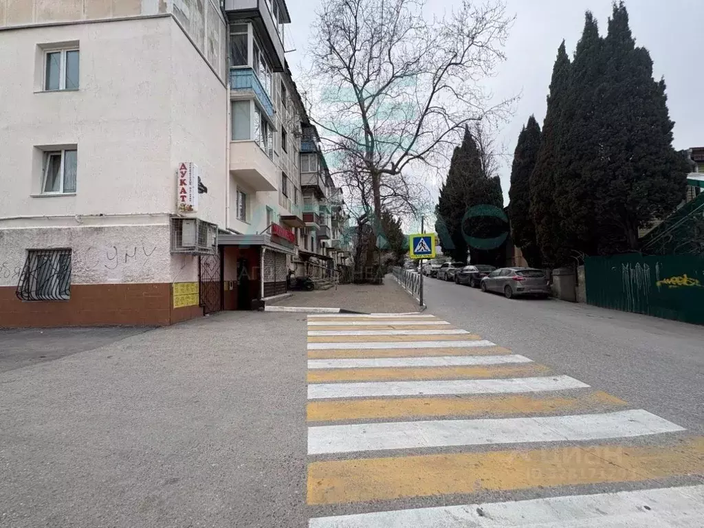 Торговая площадь в Крым, Ялта ул. Сеченова, 12 (89 м) - Фото 1