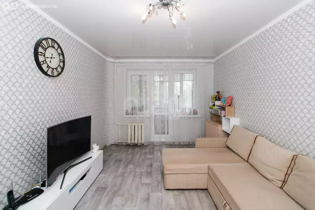 2-комнатная квартира: Тюмень, улица Белинского, 2 (42.3 м) - Фото 0