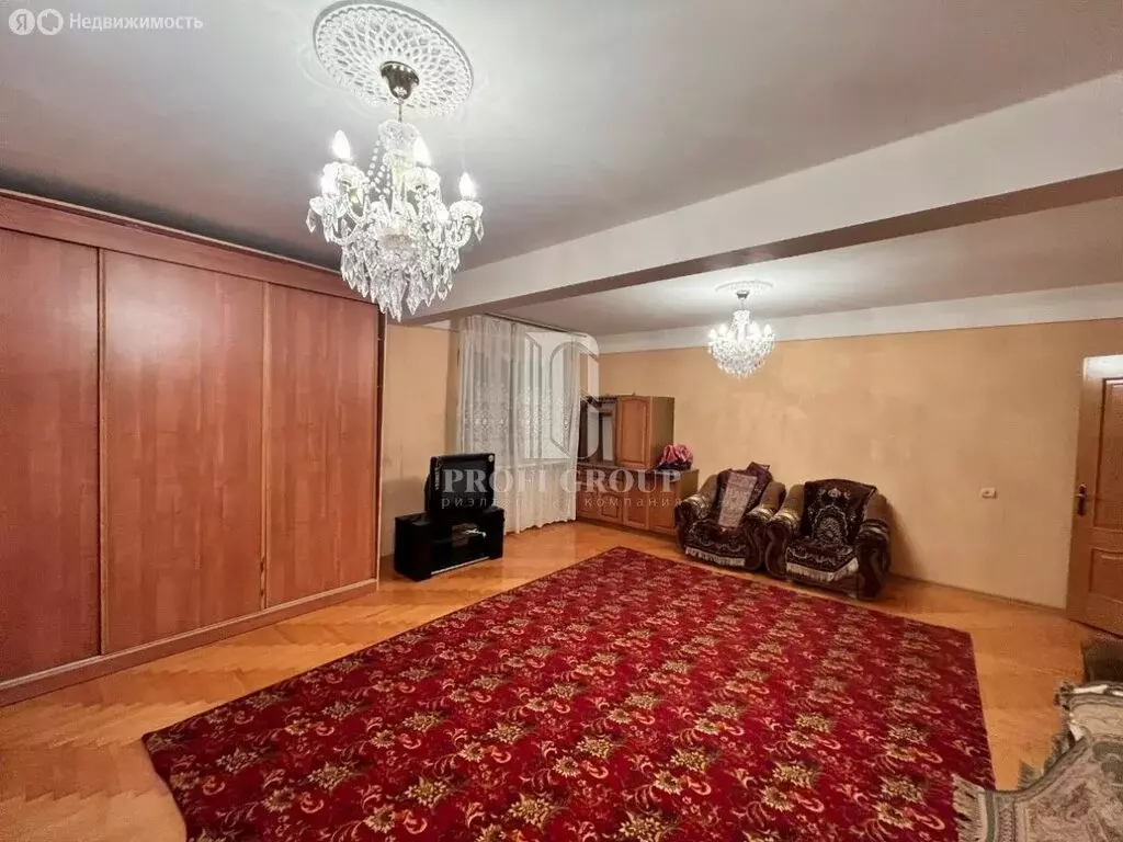 3-комнатная квартира: Махачкала, улица Абдулхакима Исмаилова, 23Д (90 ... - Фото 1