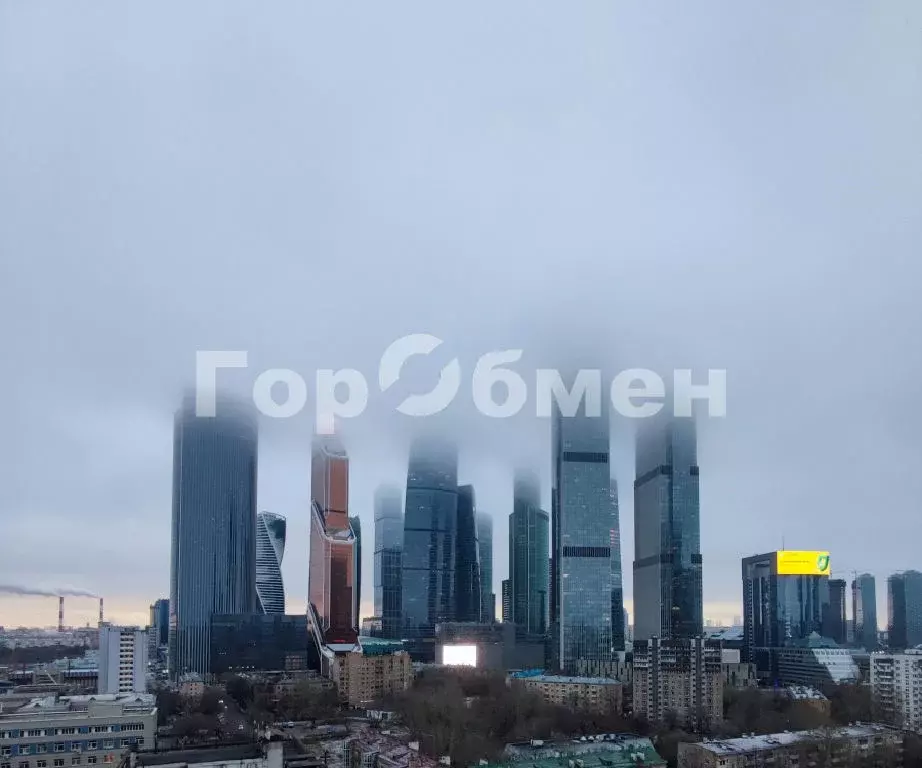 Продается 4-комнатная квартира - Фото 1