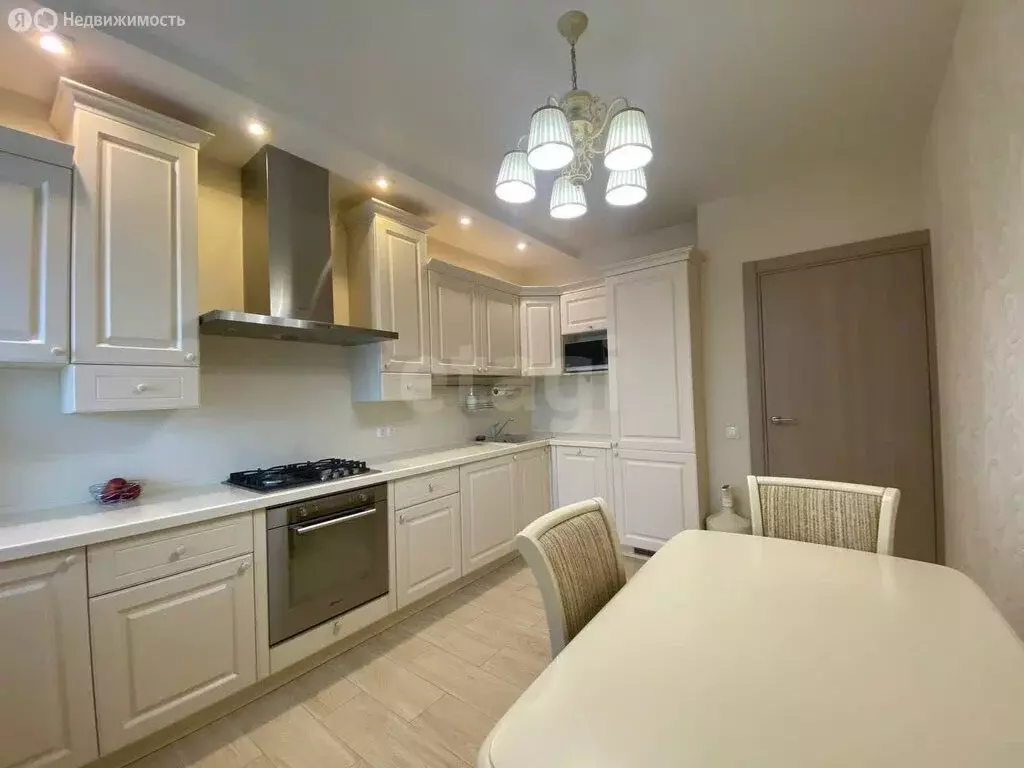 3-комнатная квартира: Нижний Новгород, Полтавская улица, 3 (82.8 м) - Фото 1