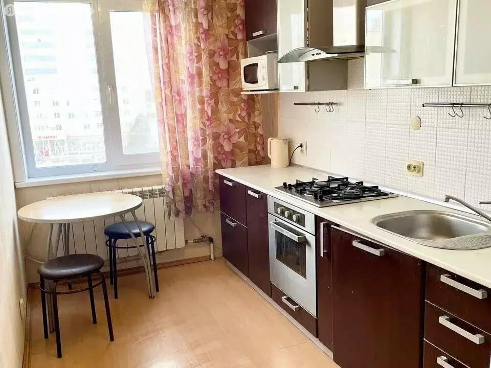 3-комнатная квартира: Верхняя Пышма, улица Петрова, 35/10 (62.9 м) - Фото 0