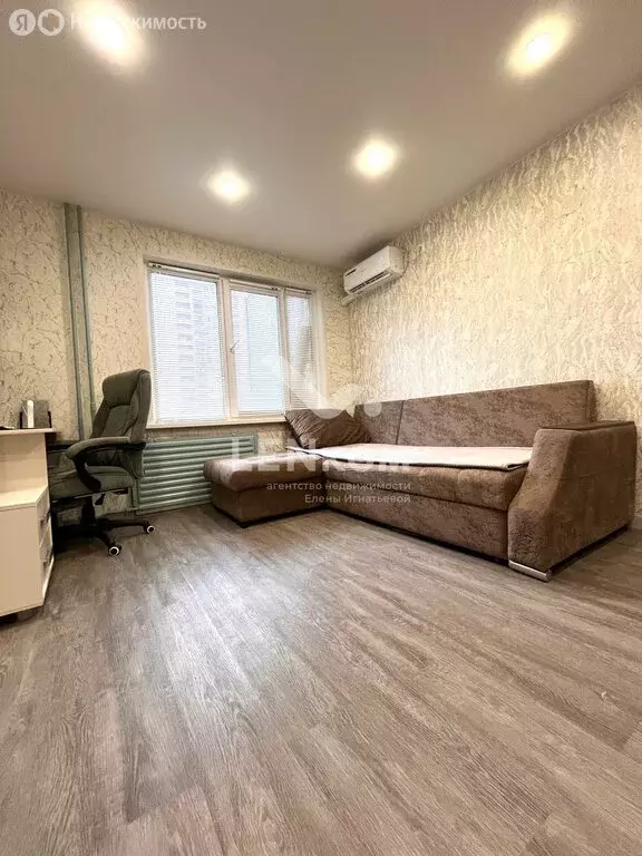 1-комнатная квартира: Ижевск, улица 10 лет Октября, 7 (28.9 м) - Фото 1