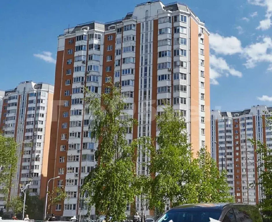 Продается 3-комнатная квартира - Фото 1