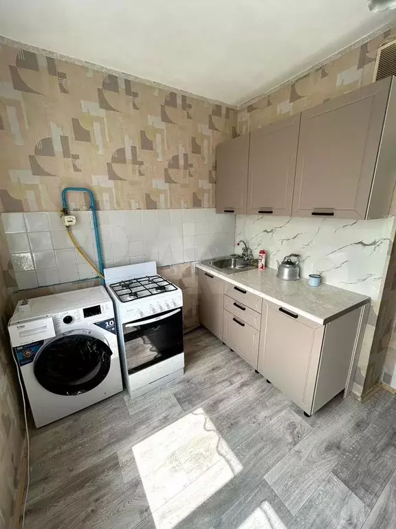 1-к. квартира, 32 м, 9/9 эт. - Фото 0