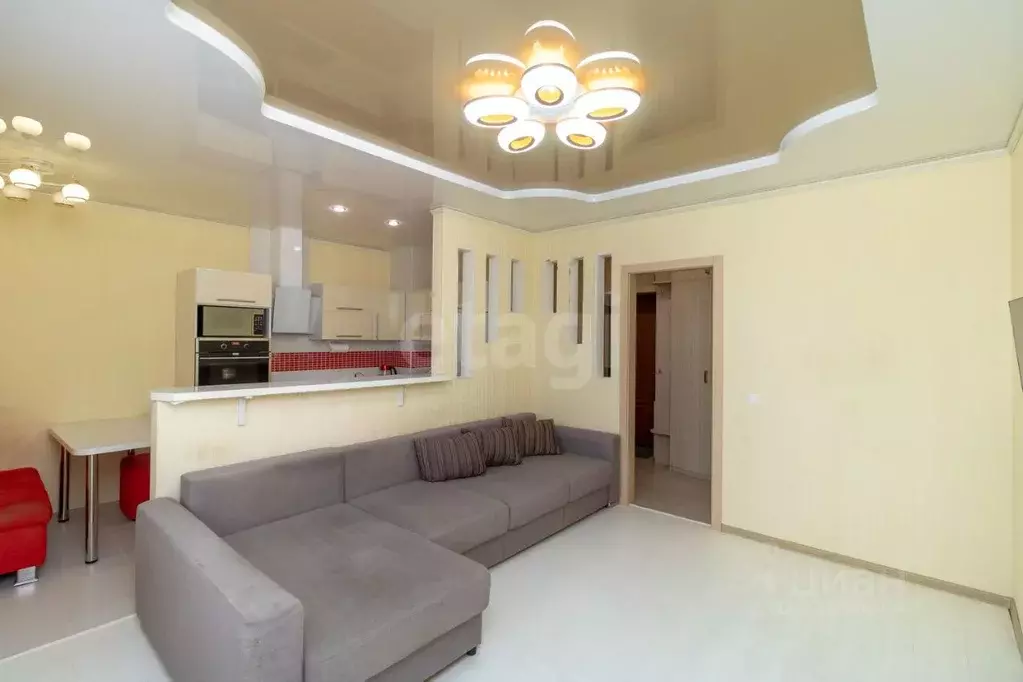 2-к кв. Тюменская область, Тюмень Солнечный проезд, 3 (81.8 м) - Фото 1