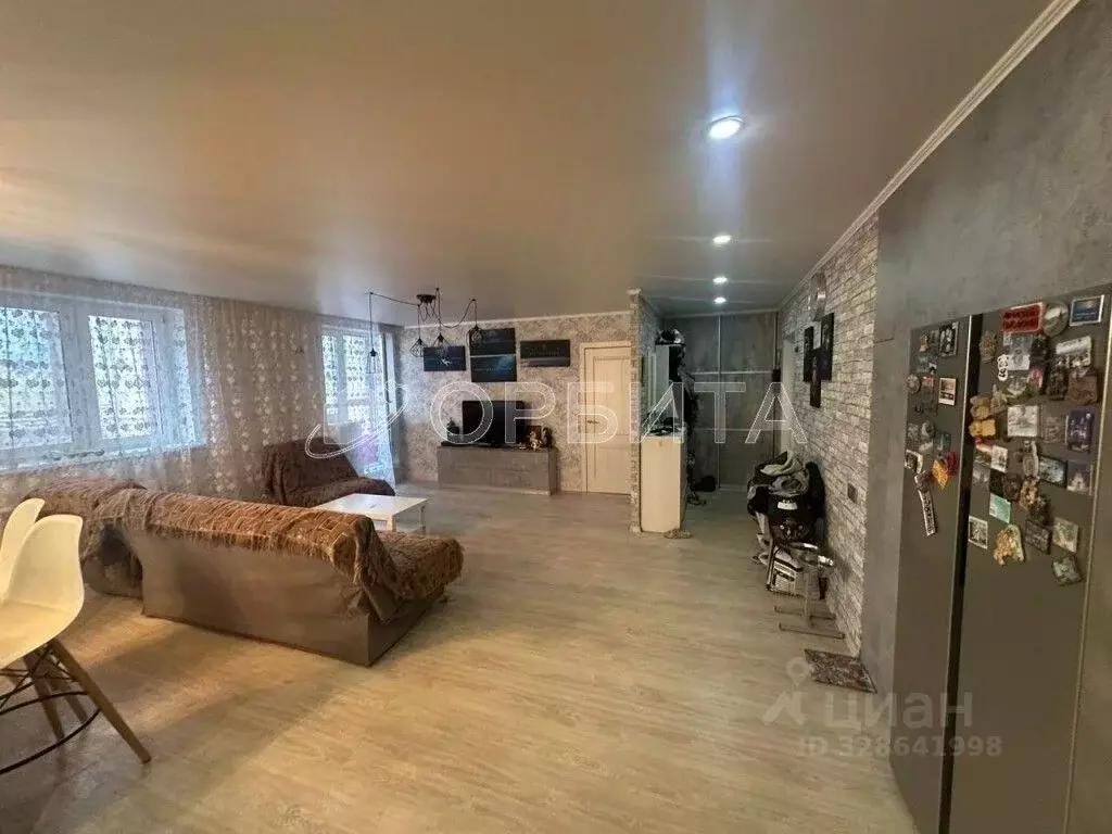 3-к кв. Тюменская область, Тюмень ул. Пермякова, 79 (90.0 м) - Фото 2