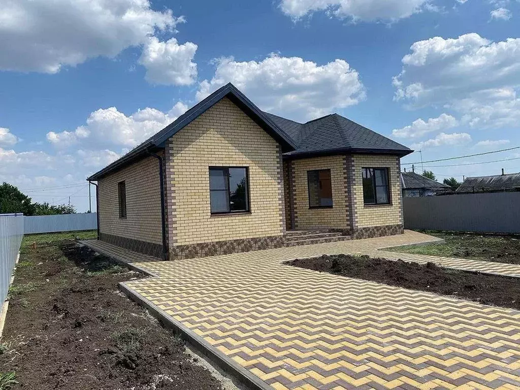 Дом в Ростовская область, Шахты Рабоче-Крестьянская ул., 218 (105 м) - Фото 1