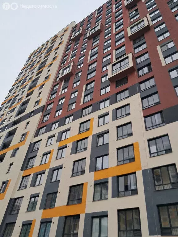 3-комнатная квартира: деревня Новосаратовка, улица Первых, 4к5 (67.6 ... - Фото 1