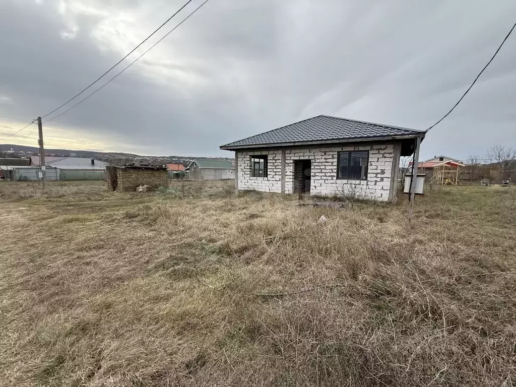Дом в Крым, Симферопольский район, Добровское с/пос, с. Пионерское ул. ... - Фото 2