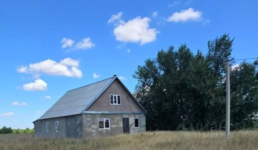 Дом в Волгоградская область, Суровикинский район, Нижнеосиновское ... - Фото 1
