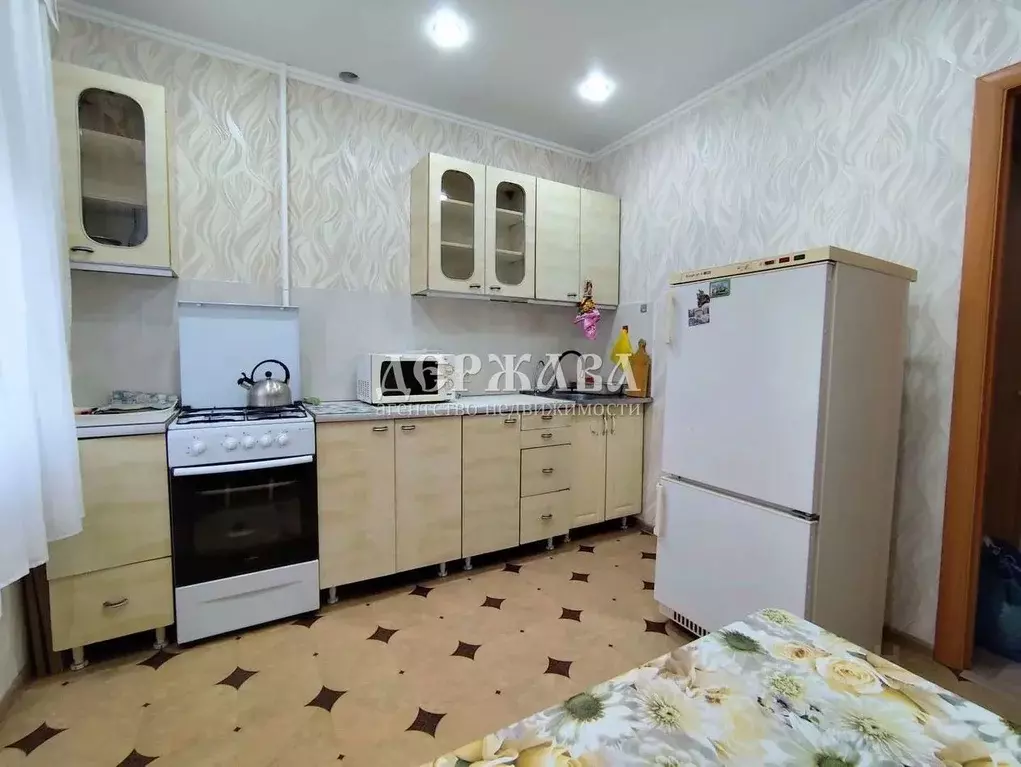 3-к кв. Белгородская область, Старый Оскол Рудничный мкр, 10 (63.0 м) - Фото 1