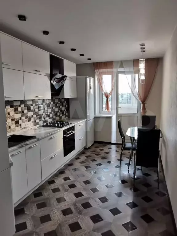 1-к. квартира, 42 м, 4/10 эт. - Фото 0
