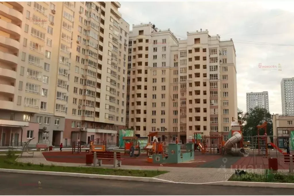 2-к кв. Свердловская область, Екатеринбург ул. 8 Марта, 194 (76.0 м) - Фото 0