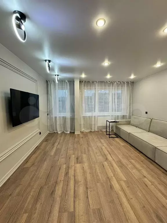 2-к. квартира, 60 м, 5/10 эт. - Фото 0
