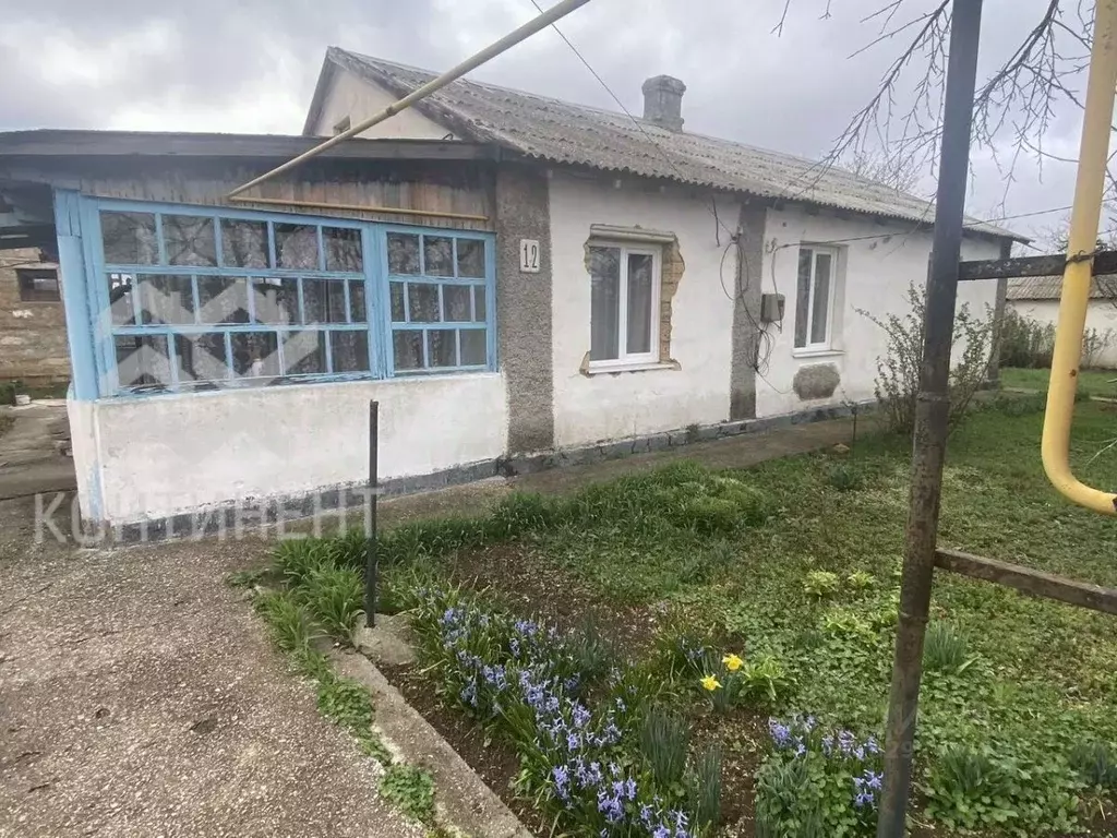 Дом в Крым, Черноморский район, с. Кировское ул. 50 лет СССР (76 м) - Фото 2