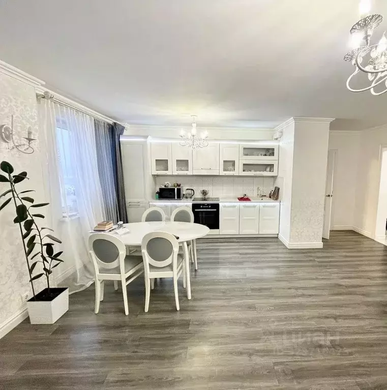 2-к кв. Иркутская область, Иркутск Байкальская ул., 303 (70.0 м) - Фото 1