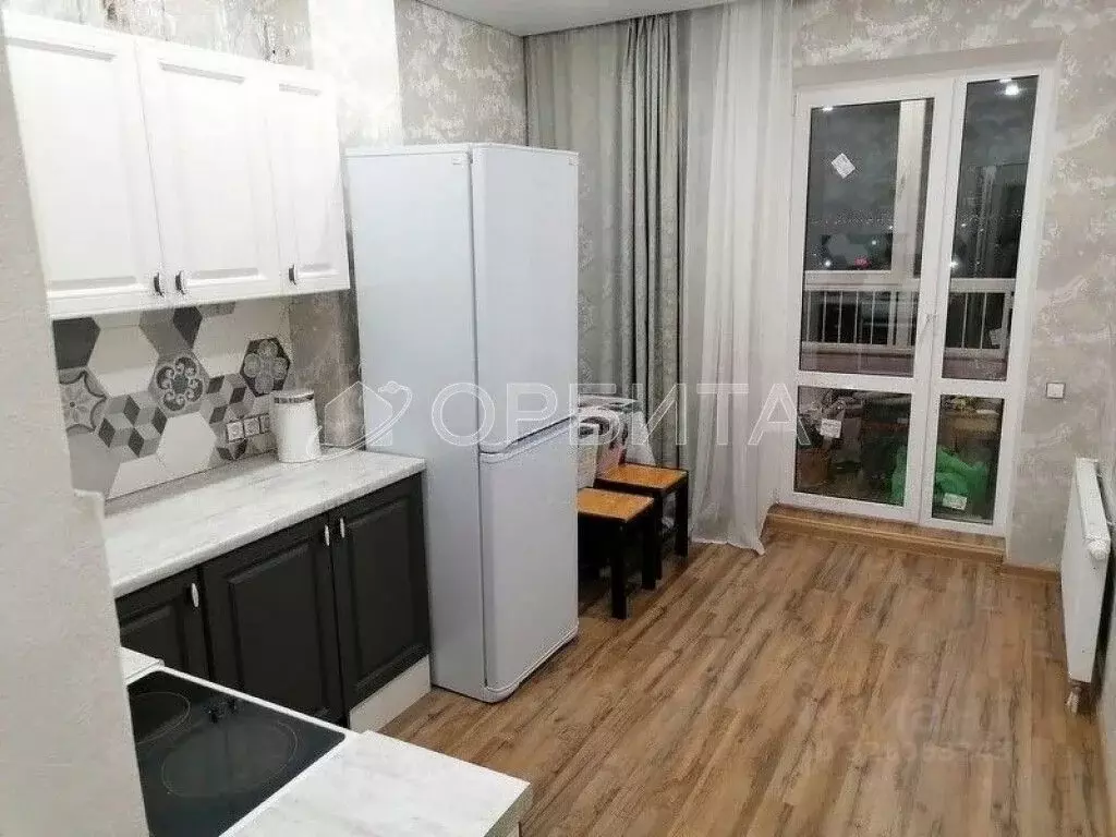 2-к кв. Тюменская область, Тюмень ул. Ветеранов Труда, 9А (63.2 м) - Фото 1