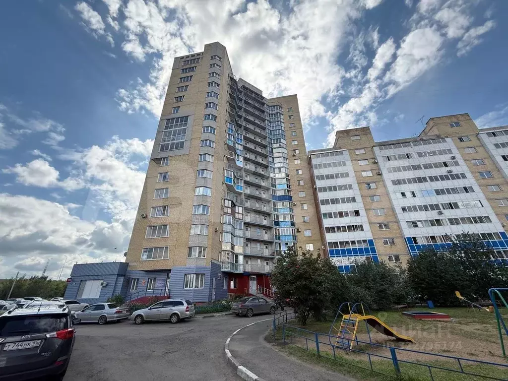 3-к кв. Омская область, Омск ул. 3-я Енисейская, 32/3 (73.5 м) - Фото 1