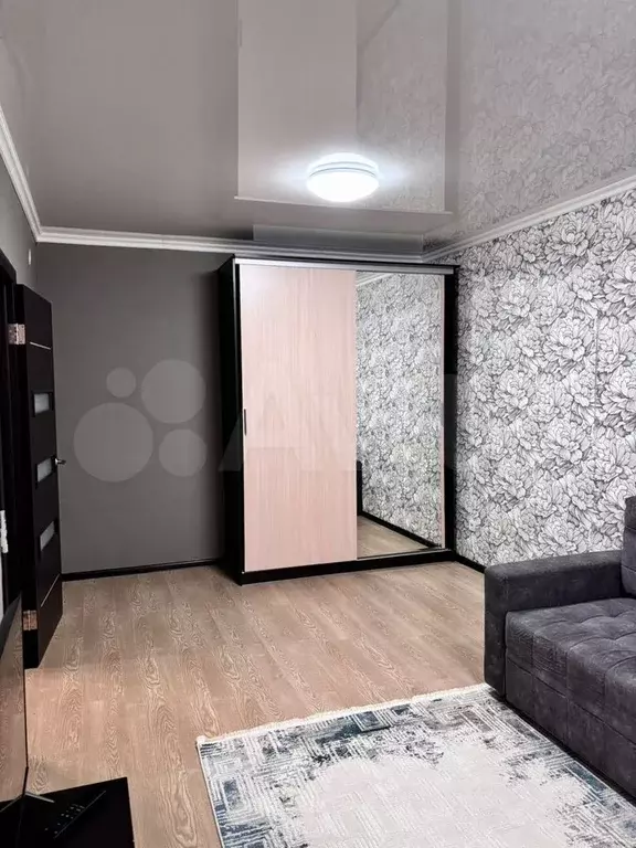 1-к. квартира, 40 м, 1/10 эт. - Фото 1