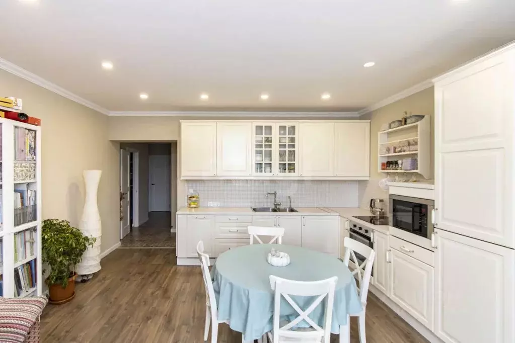 2-к кв. Тюменская область, Тюмень Миусская ул., 8 (66.3 м) - Фото 1