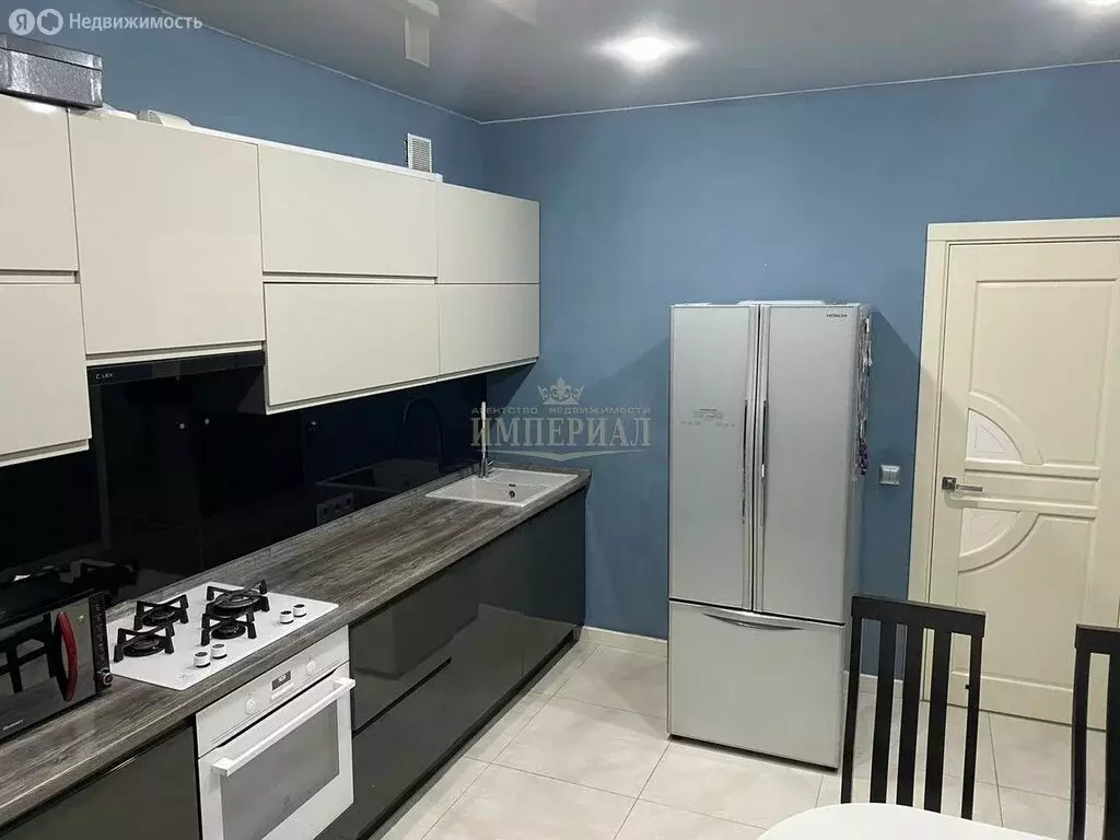 3-комнатная квартира: Йошкар-Ола, улица Петрова, 27Б (80 м) - Фото 0