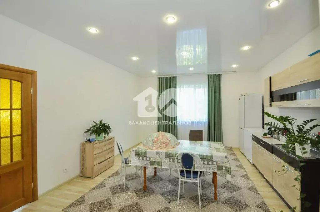Дом в Новосибирская область, Бердск пер. Пирогова, 6 (206 м) - Фото 1
