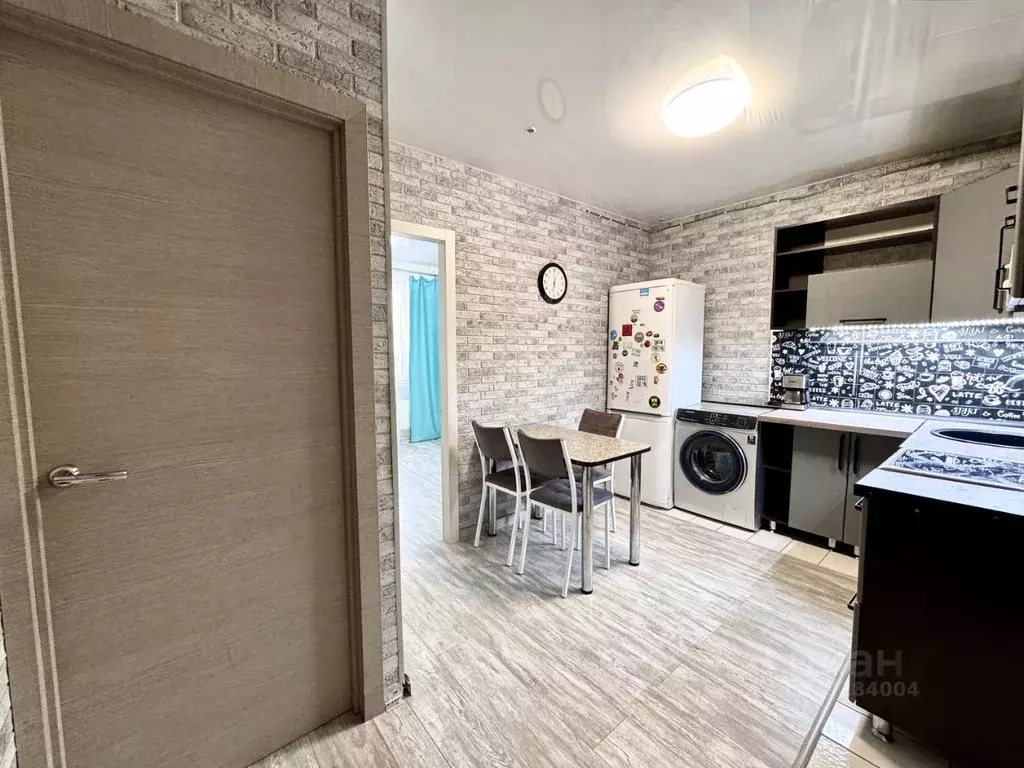 2-к кв. Алтайский край, Барнаул ул. Сергея Ускова, 42 (36.0 м) - Фото 0