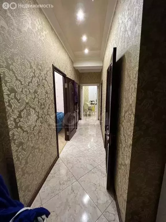 2-комнатная квартира: Махачкала, улица Керимова, 35А (71 м) - Фото 0