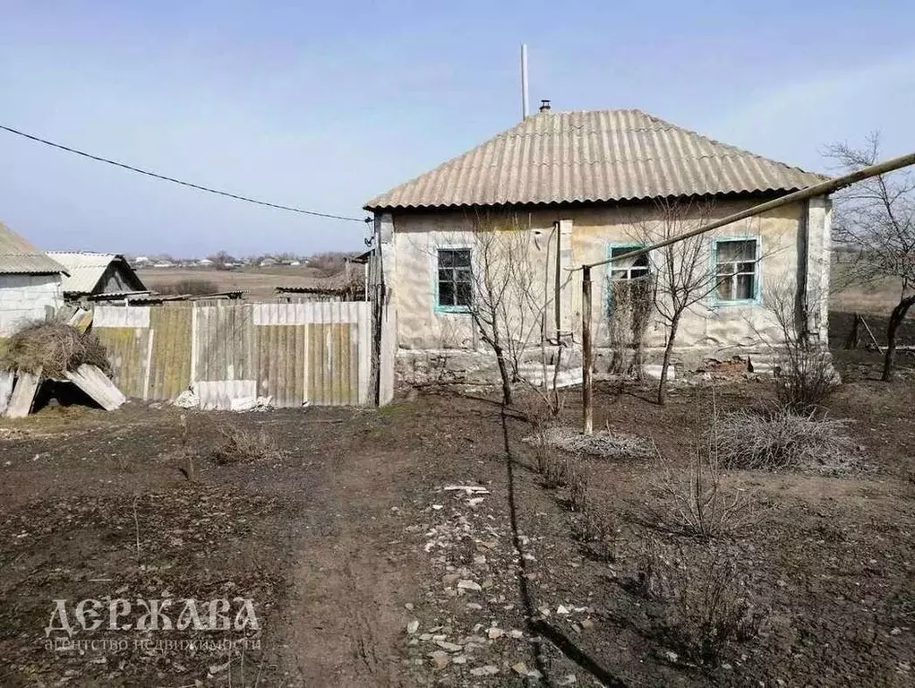 Дом в Белгородская область, Старооскольский городской округ, с. ... - Фото 1