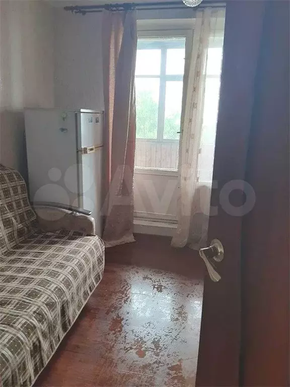 Комната 10 м в 4-к., 1/1 эт. - Фото 0