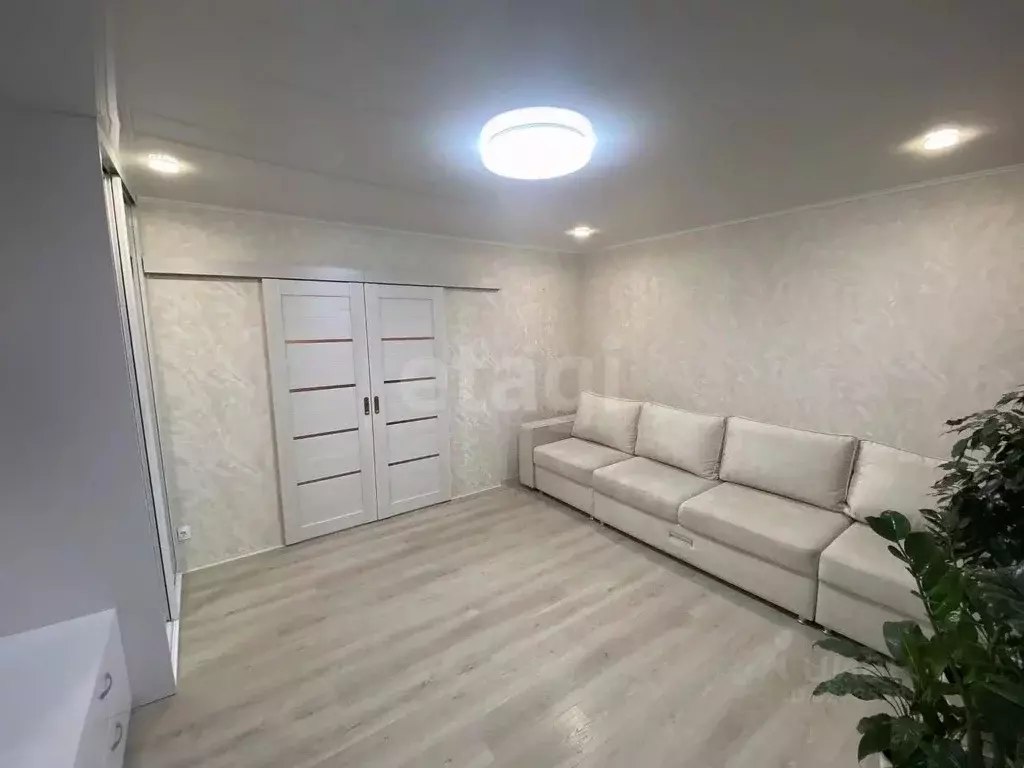 3-к кв. Башкортостан, Уфа ул. Юрия Гагарина, 44/1 (70.7 м) - Фото 2