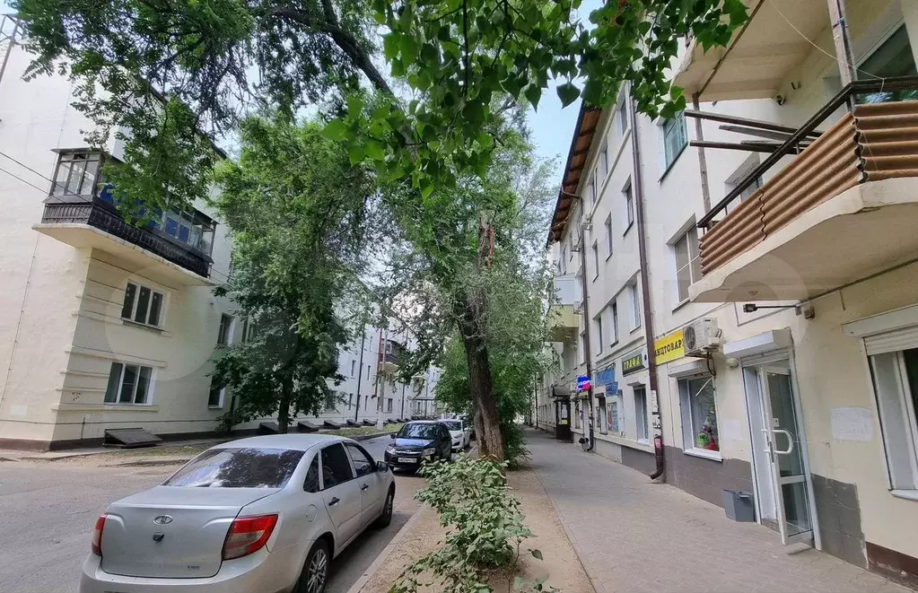 Комната 20 м в 3-к., 2/4 эт. - Фото 0