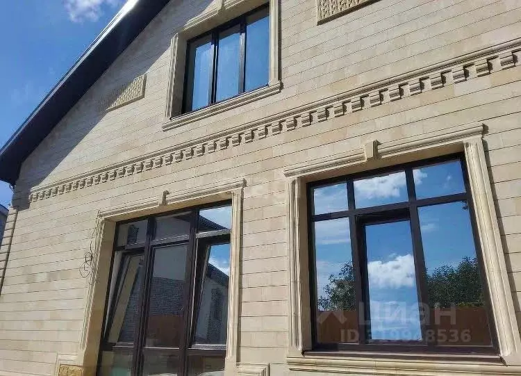 Дом в Ставропольский край, Ставрополь №26 мкр, ул. Глинки, 4 (250 м) - Фото 1