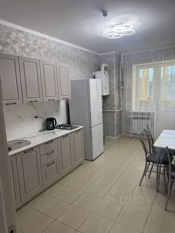 2-к кв. Астраханская область, Астрахань Бакинская ул., 92 (70.0 м) - Фото 1