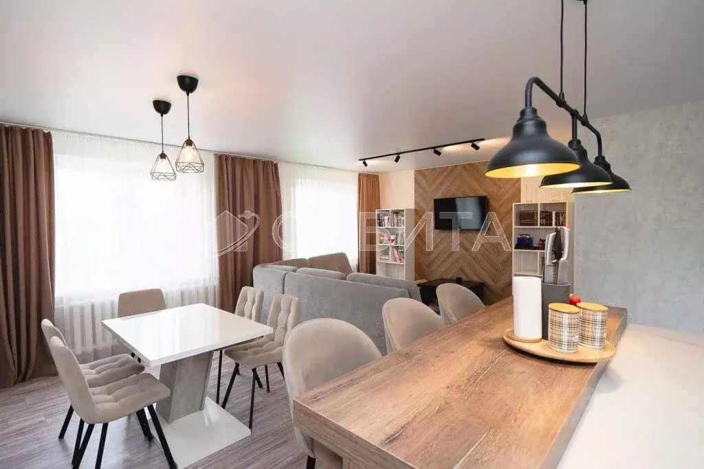 3-к кв. Тюменская область, Тюмень ул. Газовиков, 2 (90.0 м) - Фото 2