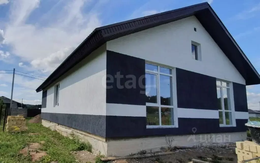 Дом в Башкортостан, Иглинский район, Акбердинский сельсовет ул. ... - Фото 0