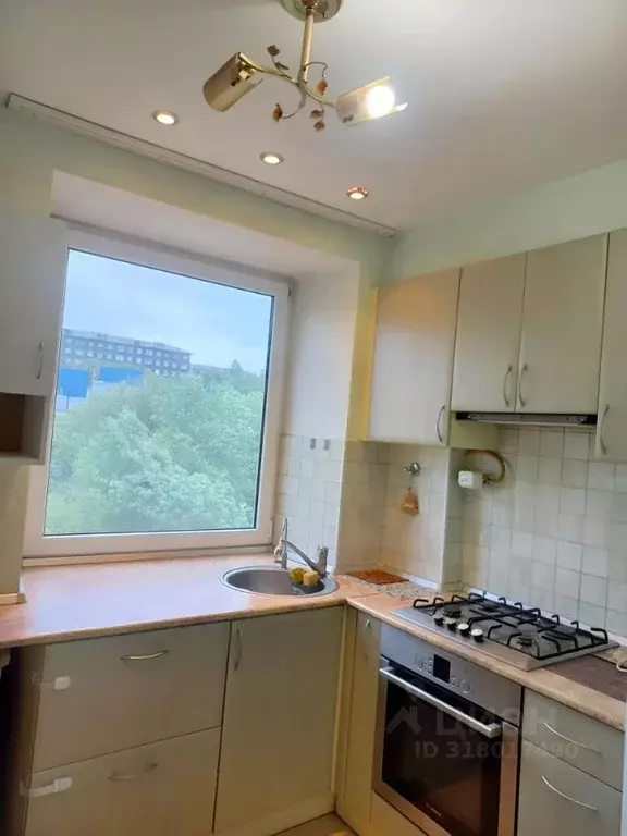 2-к кв. Мурманская область, Мурманск ул. Софьи Перовской, 17 (45.0 м) - Фото 0