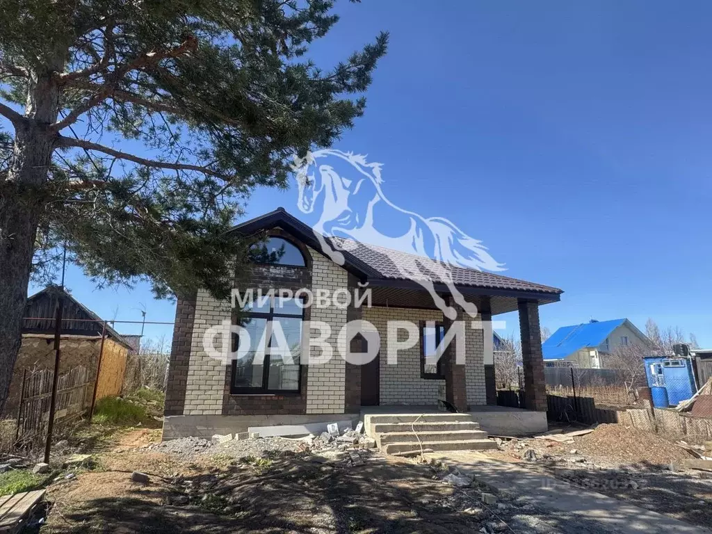 Дом в Оренбургская область, Оренбургский район, с. Подгородняя ... - Фото 0