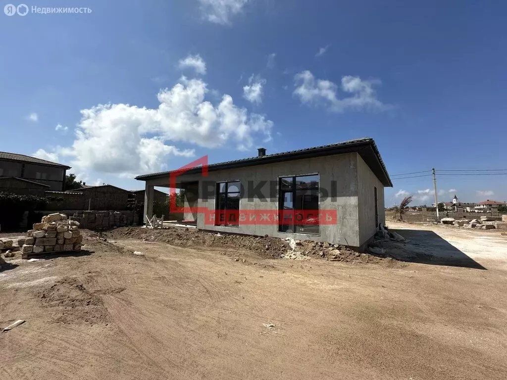 Дом в Заозёрное, улица Аллея Дружбы (200 м) - Фото 2