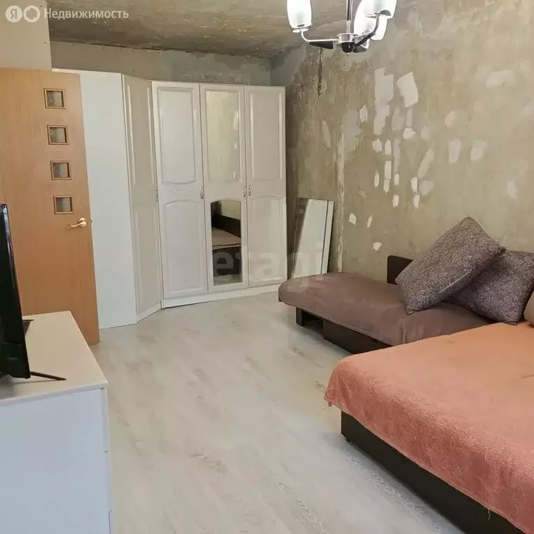 3-комнатная квартира: Брянск, Бежицкий район, улица Камозина, 32 (62.6 ... - Фото 1