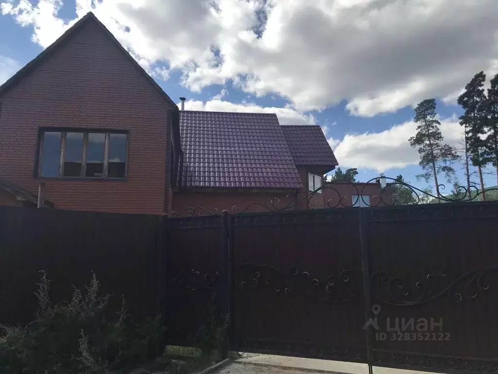 Дом в Саха (Якутия), Якутск Вилюйский тракт, 3-й км, 15к2 (366 м) - Фото 1