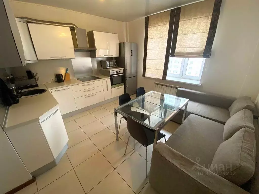 2-к кв. Челябинская область, Челябинск ул. Братьев Кашириных, 32 (70.0 ... - Фото 2