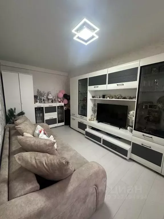 2-к кв. Омская область, Омск Заозерный мкр, просп. Менделеева, 44к4 ... - Фото 2