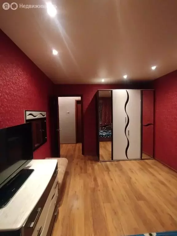 3-комнатная квартира: Челябинск, улица Чайковского, 6 (60.5 м) - Фото 1