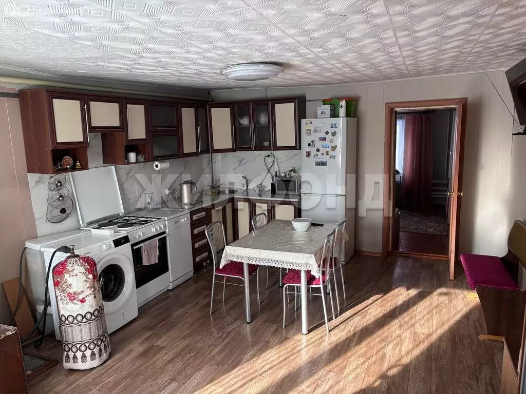 Дом в Кызыл, Красноармейская улица (80 м) - Фото 1