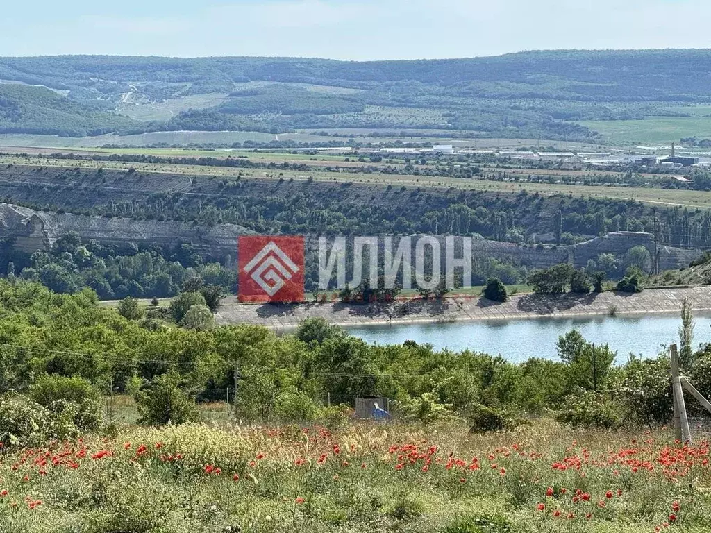 Участок в Крым, Бахчисарайский район, Куйбышевское с/пос, с. Танковое ... - Фото 1