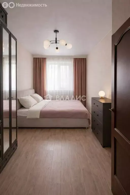 3-комнатная квартира: Пермь, улица Луначарского, 80 (56.2 м) - Фото 1