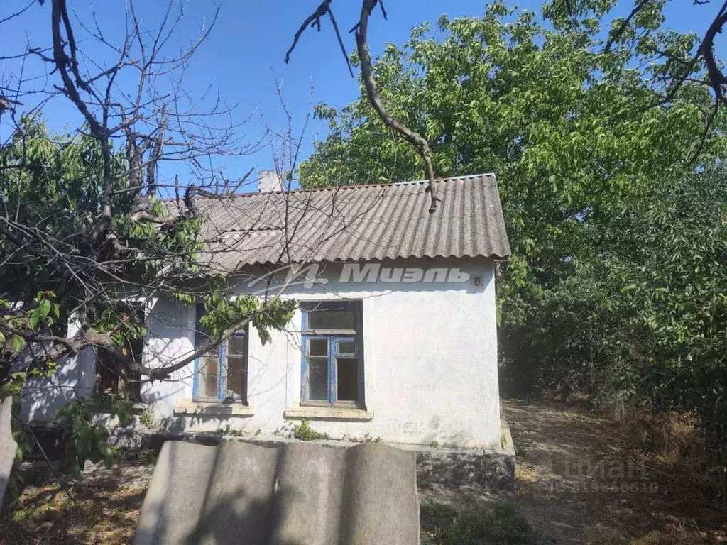 Дом в Крым, Симферопольский район, с. Мирное ул. Переселенческая (60 ... - Фото 0